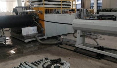 高速中空壁纏繞管機械設備發(fā)廣東金鴻